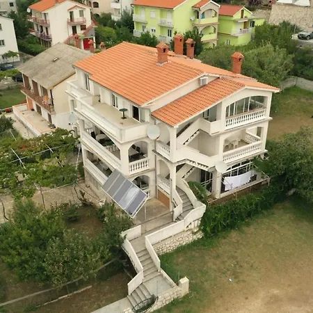 Marija Apartman Lopar